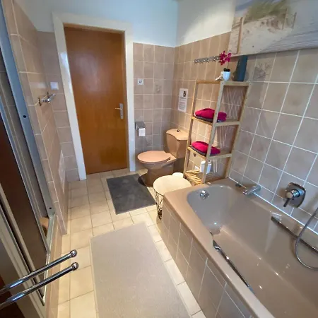 Hus Am Diek Casa de Férias *